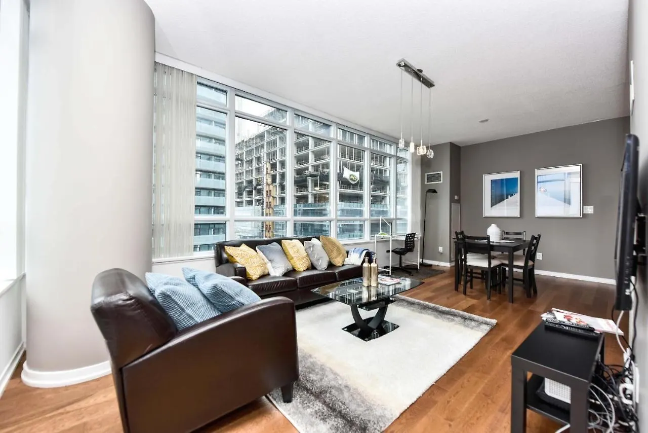 Sarkar Suites - Maple Leaf Square Toronto Apartment