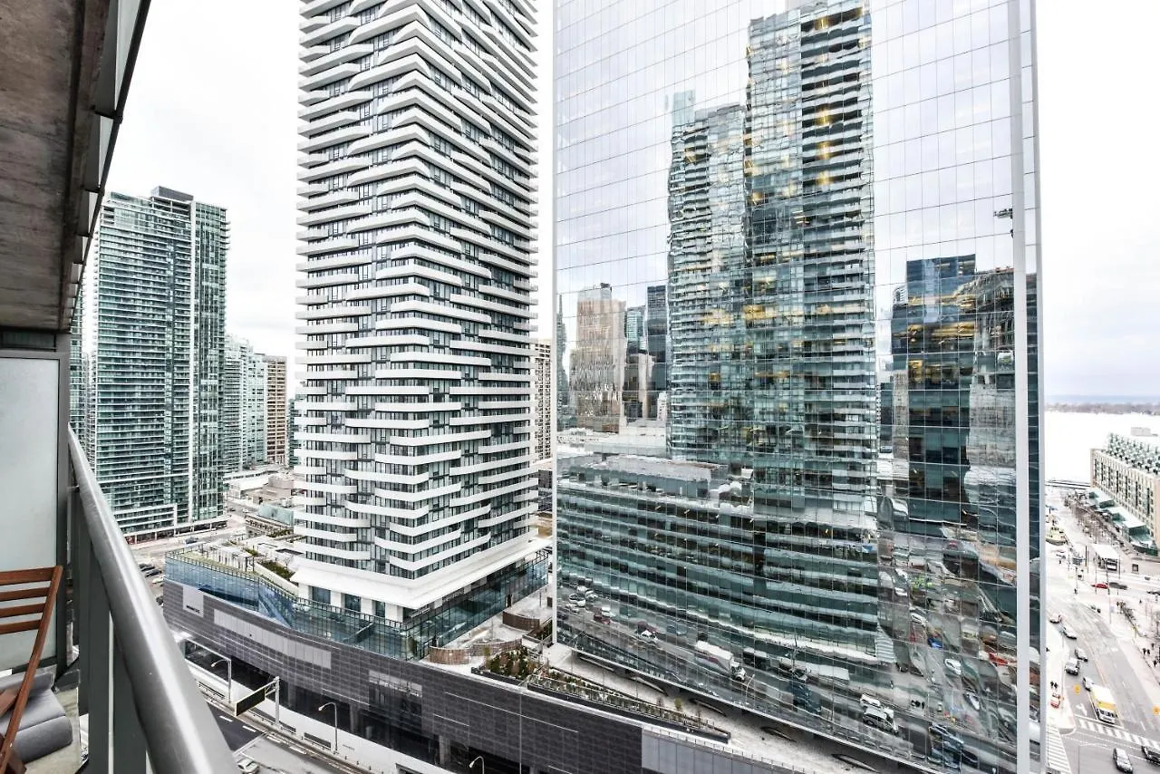 Sarkar Suites - Maple Leaf Square Toronto Apartment