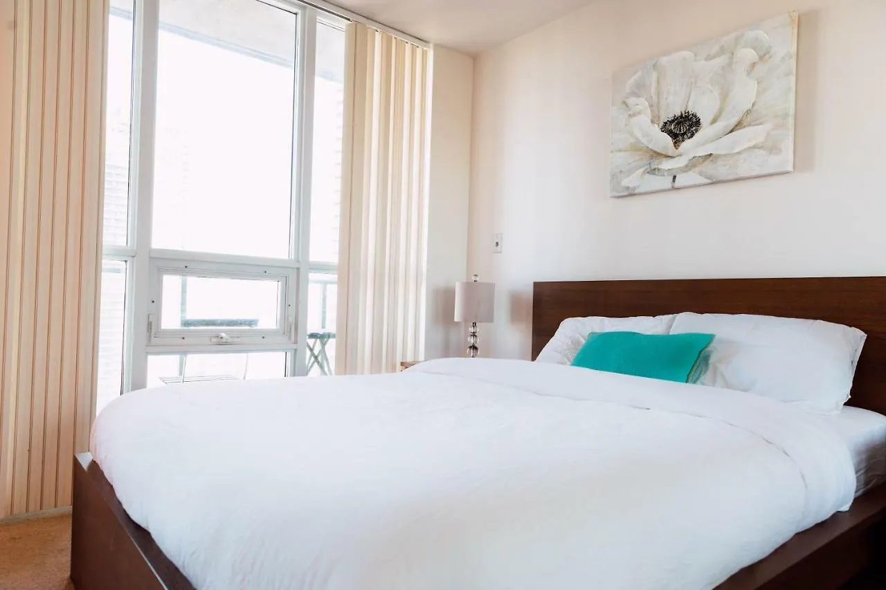 Sarkar Suites - Maple Leaf Square Toronto 0*,