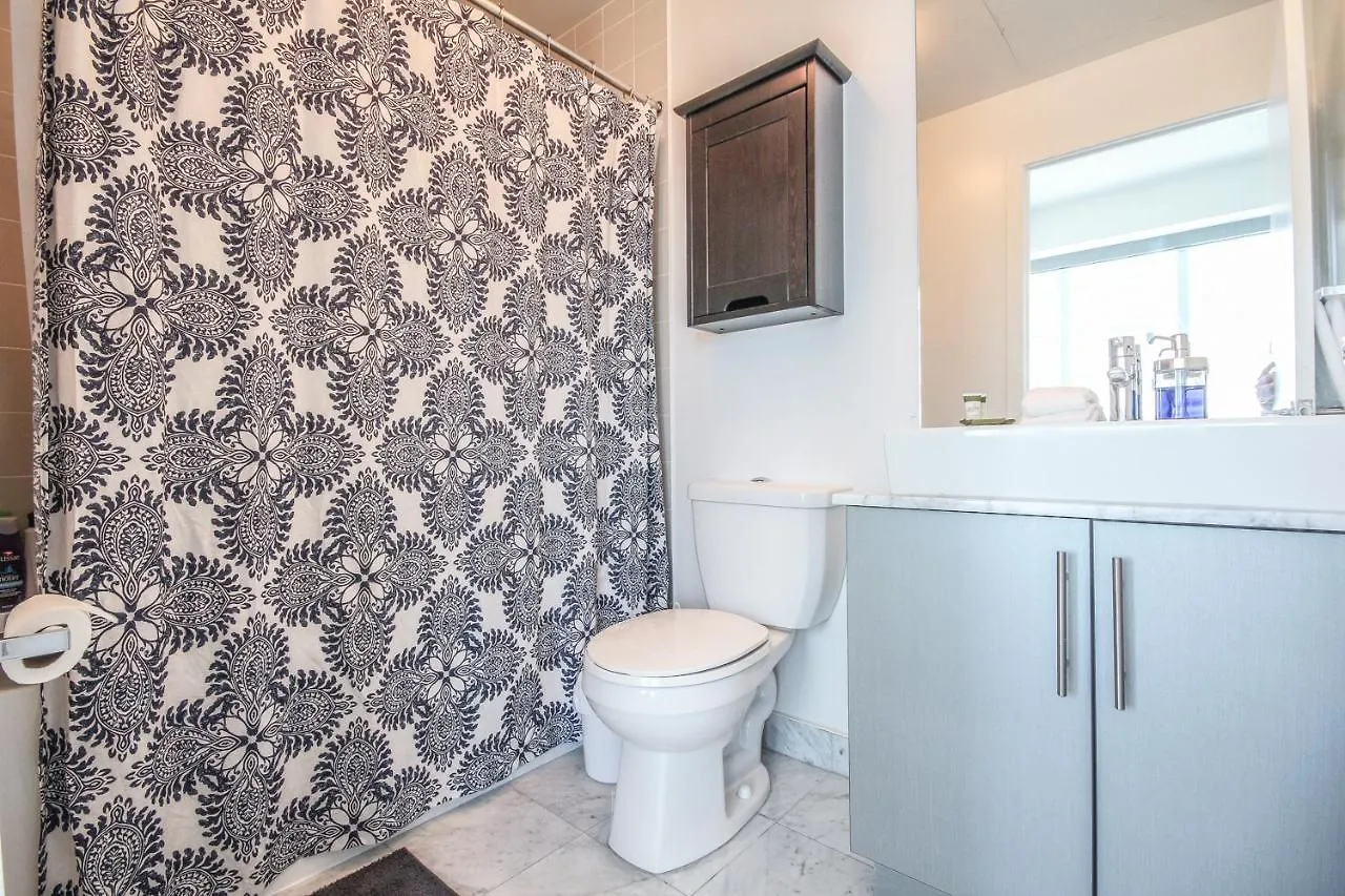 Sarkar Suites - Maple Leaf Square Toronto 0*,  Canada