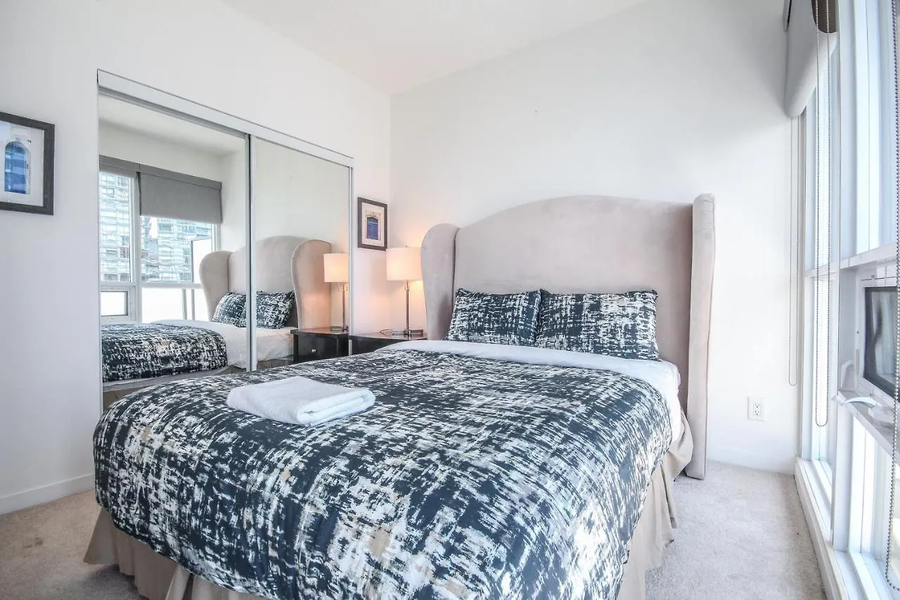 Sarkar Suites - Maple Leaf Square Toronto Apartment