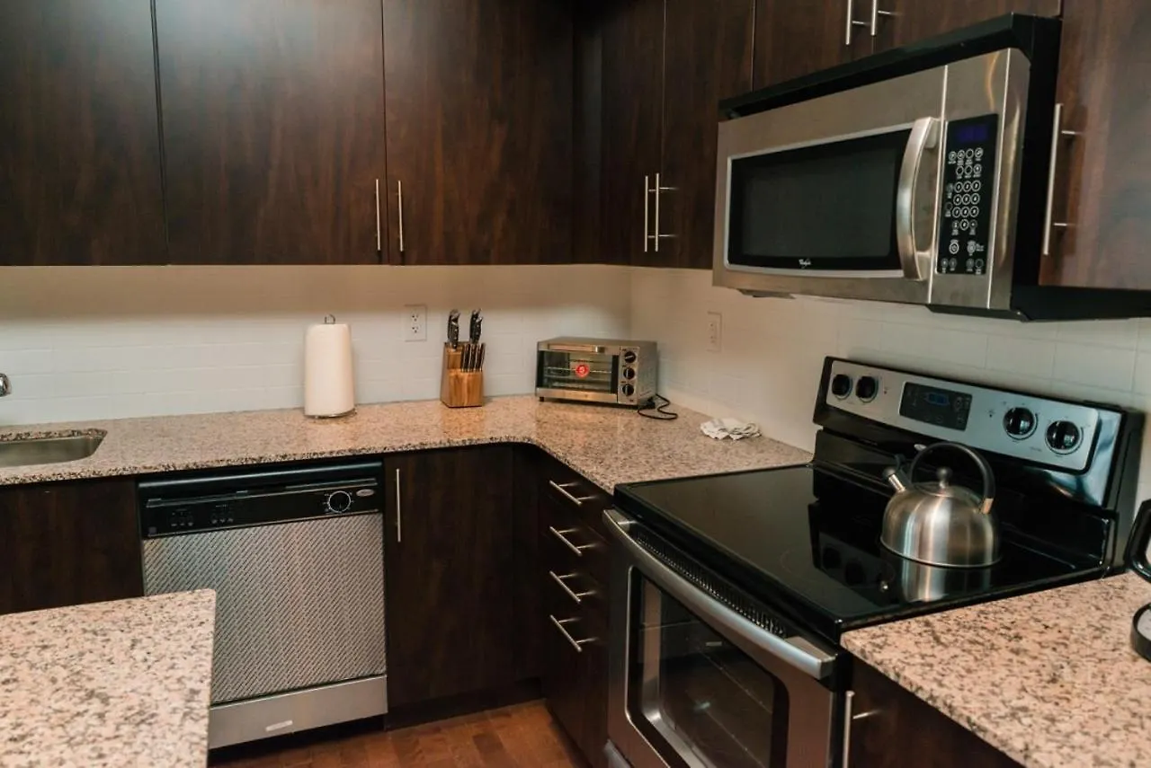 Sarkar Suites - Maple Leaf Square Toronto Apartment